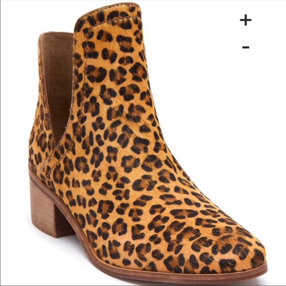 ANIMAL PRINT BOOTS LIKE NEW - SALE! - Picture 2 of 12